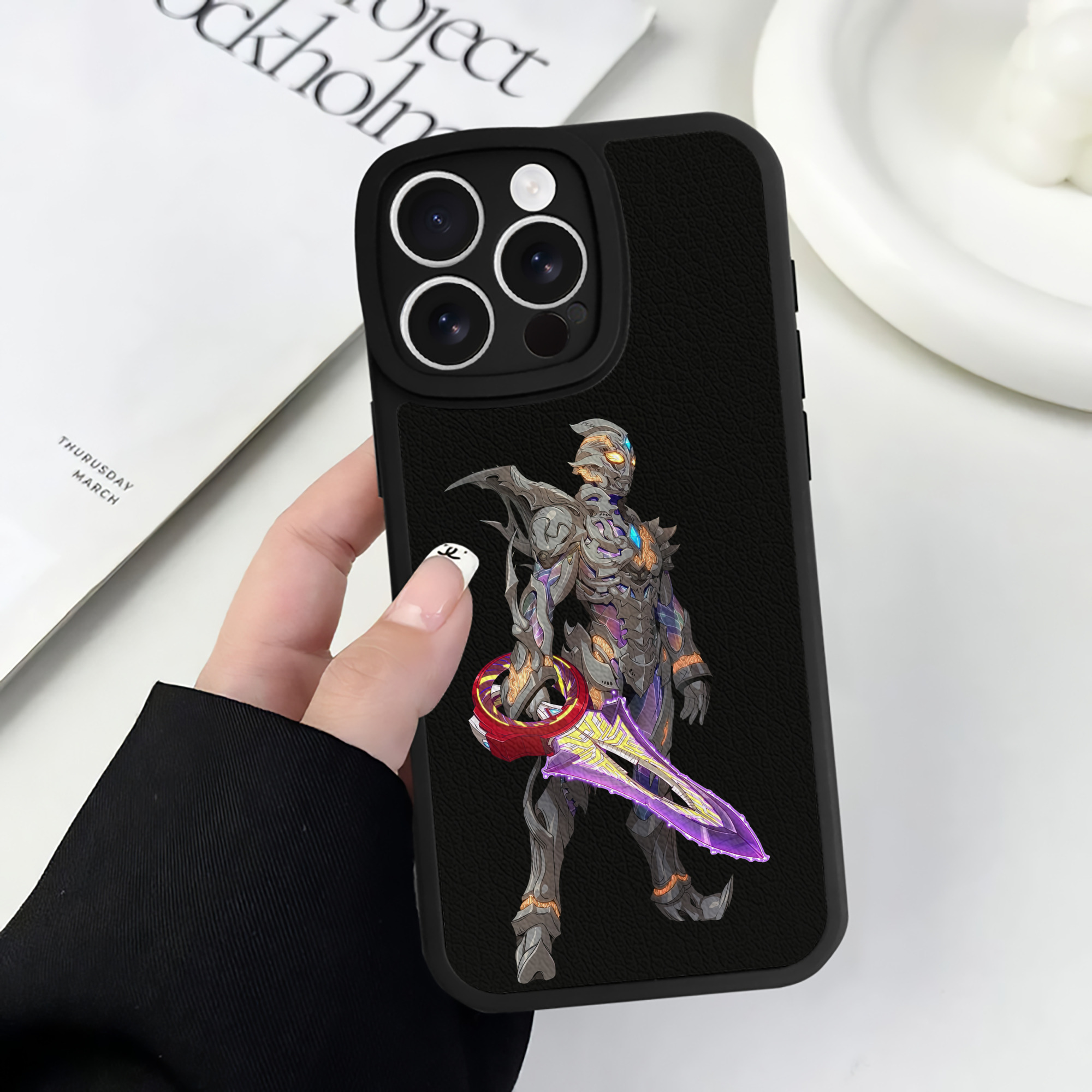 （画像用） ウルトラマン Ultraman 【iPhone 16シリーズ対応】シリコンスマホケース（レザー調） 材質：シリコン